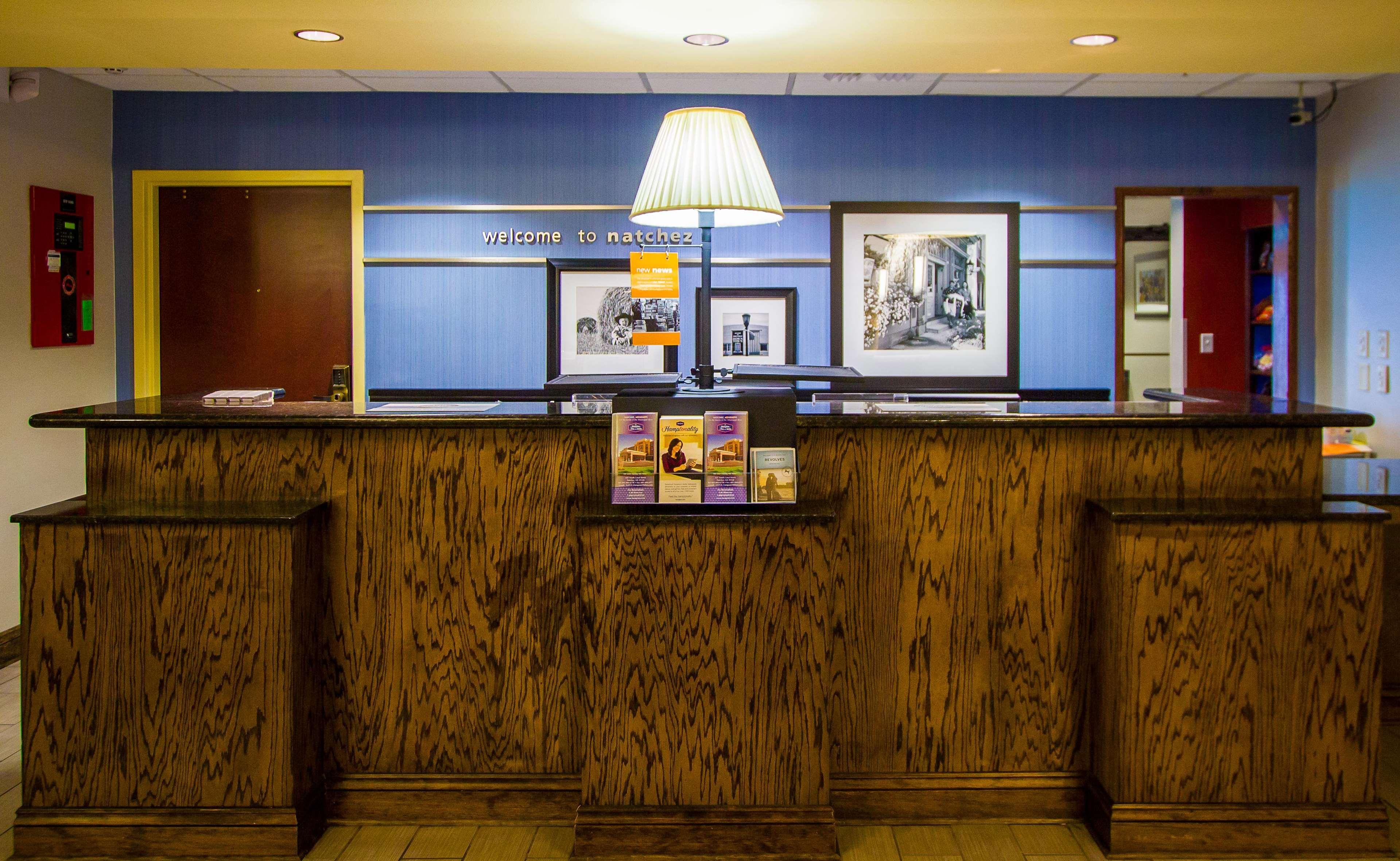 Hampton Inn & Suites Natchez Bagian luar foto