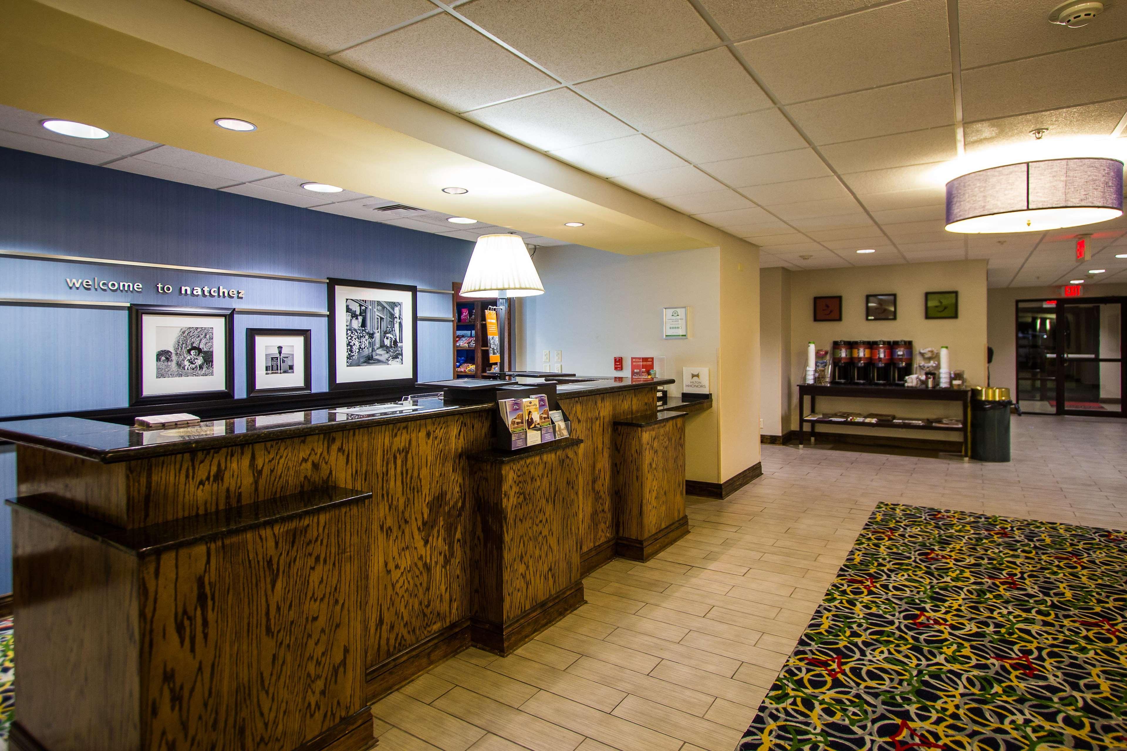 Hampton Inn & Suites Natchez Bagian luar foto